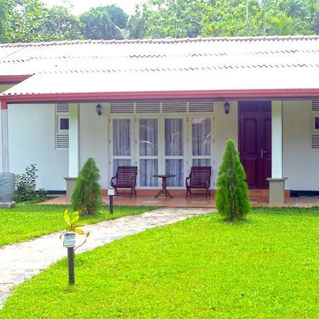 Lumbini Lagoon Koggala Kamer foto