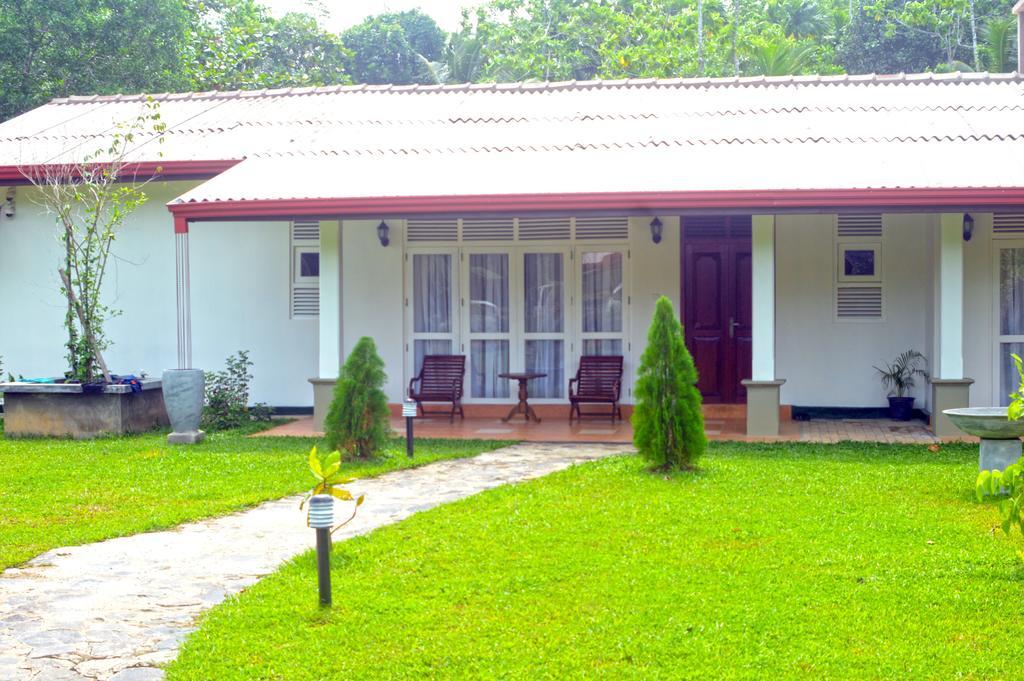 Lumbini Lagoon Koggala Kamer foto